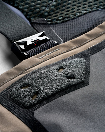 Simms G3Z Pro Stockingfoot Wader - Close-up patch and strap
